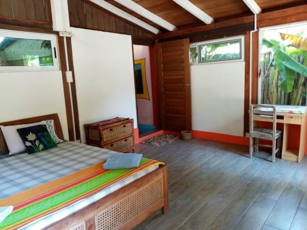 Kokrobite Gardens Restaurant And Guest House Bagian luar foto