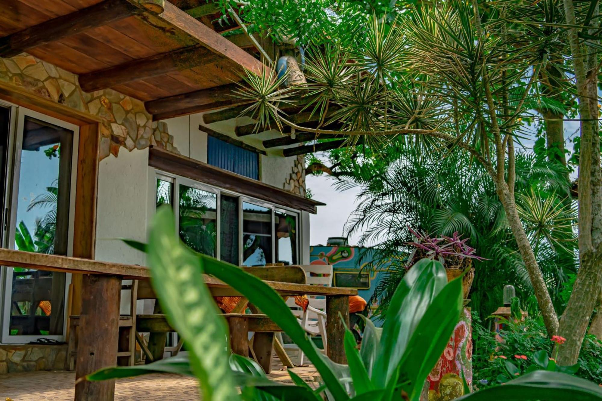 Kokrobite Gardens Restaurant And Guest House Bagian luar foto