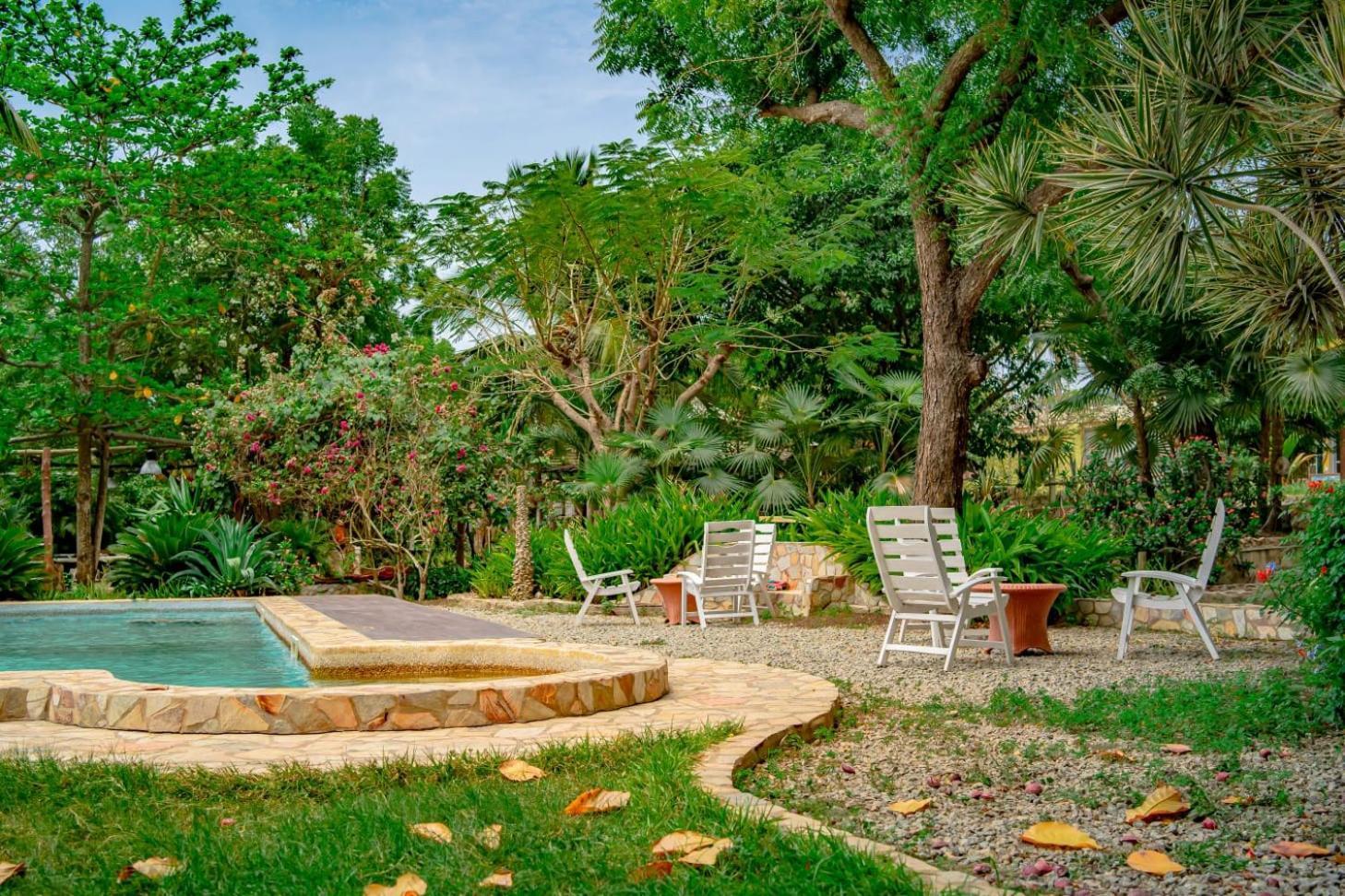 Kokrobite Gardens Restaurant And Guest House Bagian luar foto